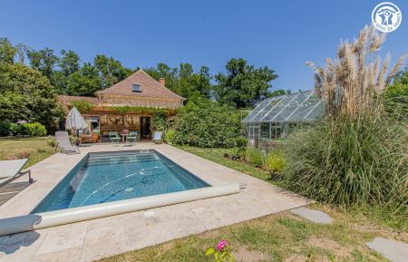 G&icirc;te n&deg;3300 Anzy-le-Duc - Sa&ocirc;ne-et-Loire - photo