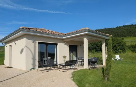 G&icirc;te n&deg;3319 La Roche-Vineuse - Sa&ocirc;ne-et-Loire - photo