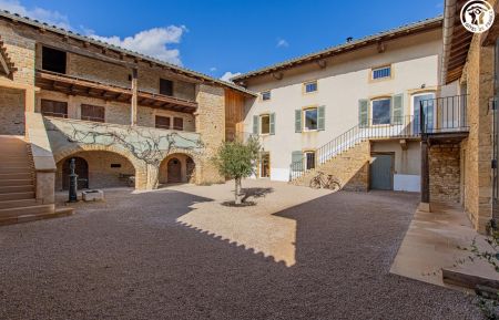 G&icirc;te n&deg;3342 Ch&acirc;nes - Sa&ocirc;ne-et-Loire - photo