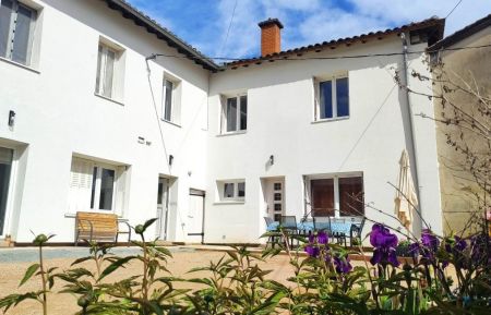 G&icirc;te n&deg;3352 Roman&egrave;che-Thorins - Sa&ocirc;ne-et-Loire - photo