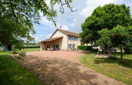 Entrée privative au gite Gîte n°999 Artaix - Saône-et-Loire - Entrée privative au gite