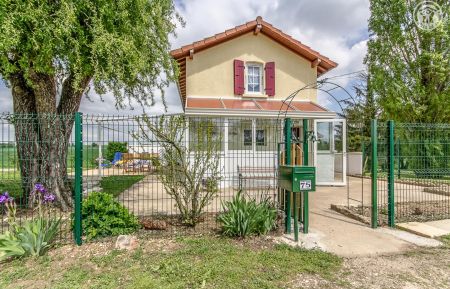 G&icirc;te n&deg;1906 Saint-Germain-du-Plain - Sa&ocirc;ne-et-Loire - photo