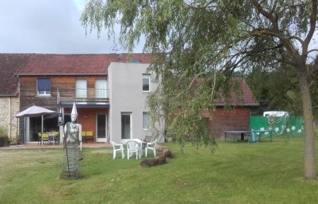 G&icirc;te n&deg;1354 Cortambert - Sa&ocirc;ne-et-Loire - la nature s'&eacute;veille au printemps...